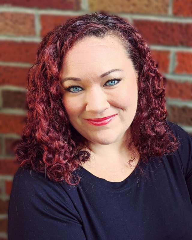 Expert Therapist with red hair